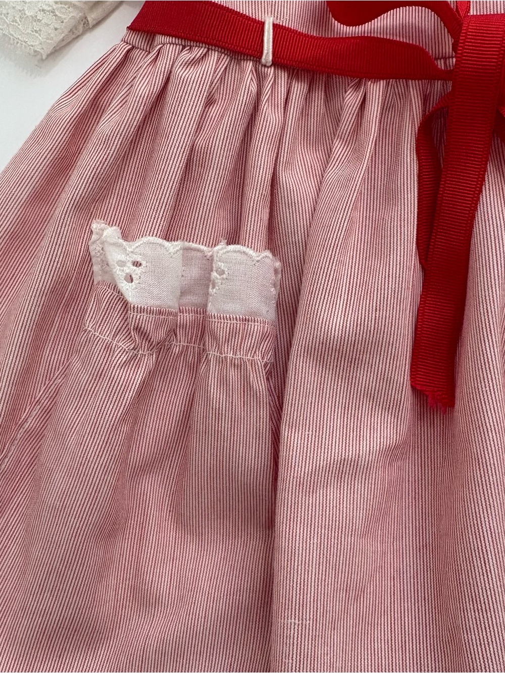 Vintage Girls Dress Pinafore Lace Toddler SZ 12-18 M Red White Embroidered - Picture 4 of 11